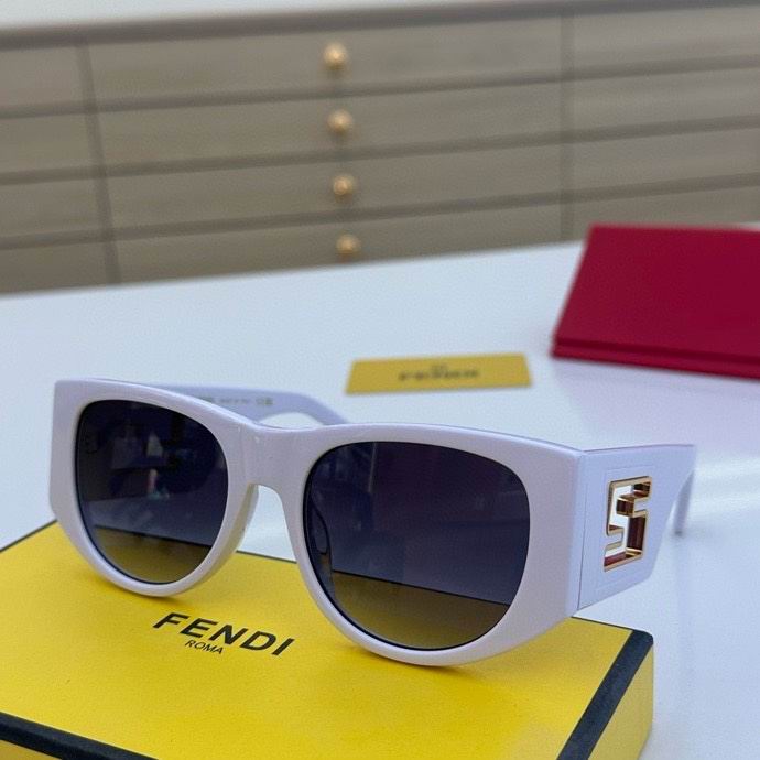 Fendi Glasses (160)